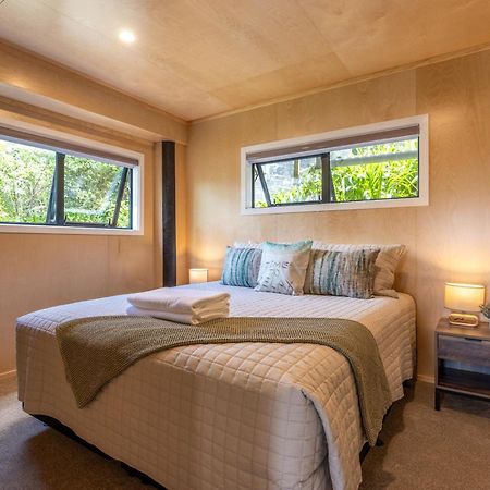 Oneroa Church Bay Views - Stay Waiheke מראה חיצוני תמונה