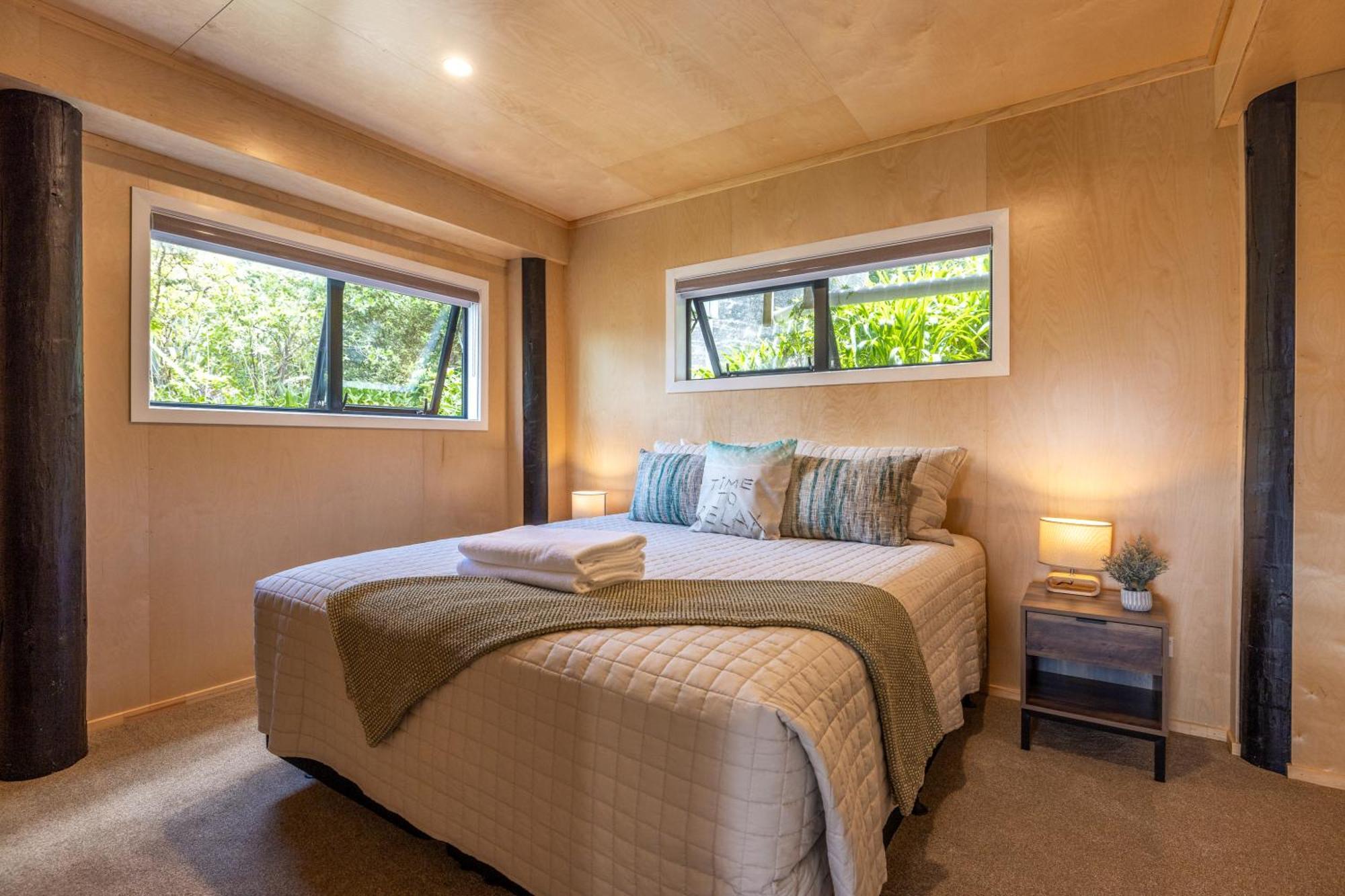 Oneroa Church Bay Views - Stay Waiheke מראה חיצוני תמונה
