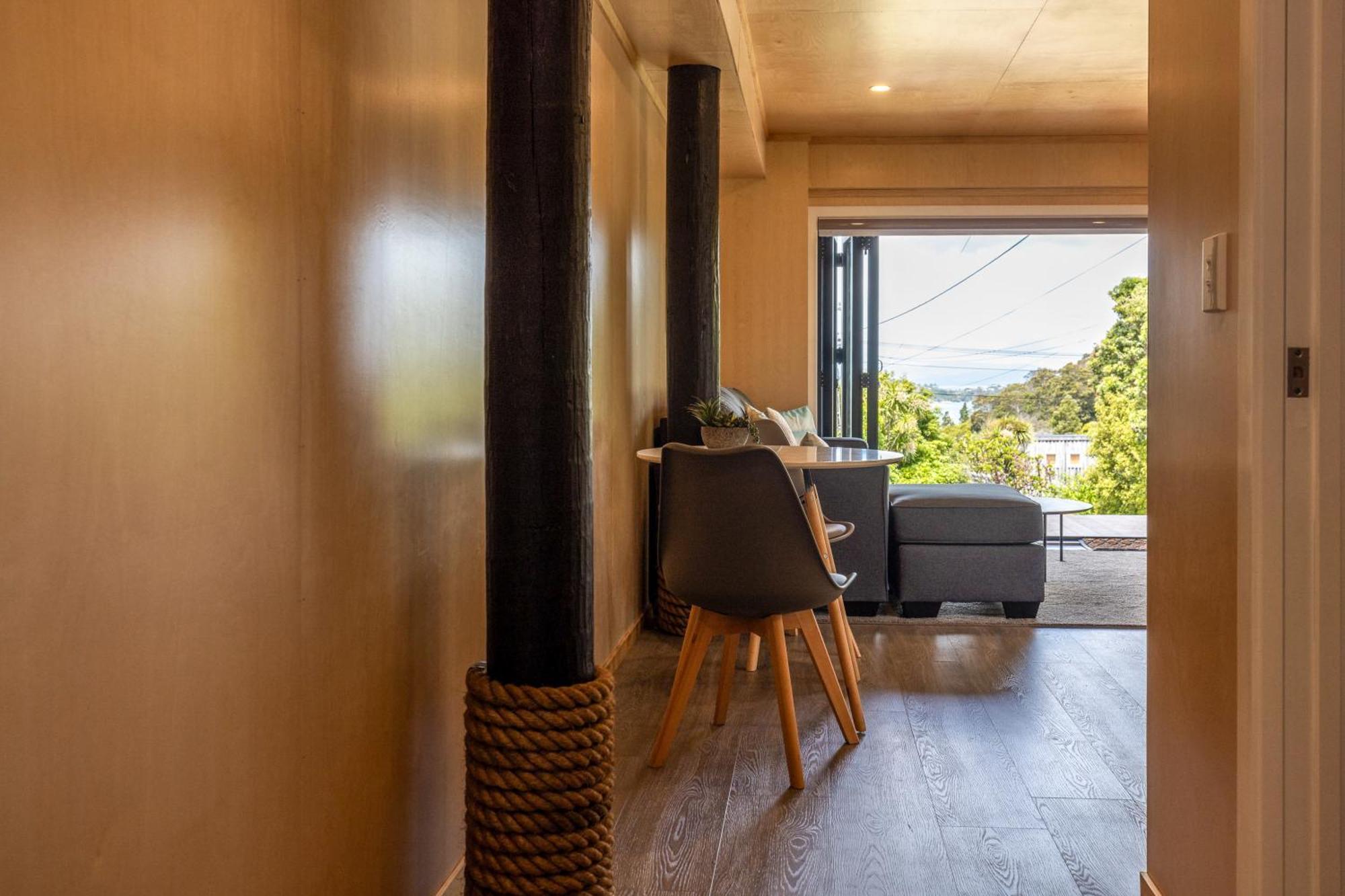 Oneroa Church Bay Views - Stay Waiheke מראה חיצוני תמונה