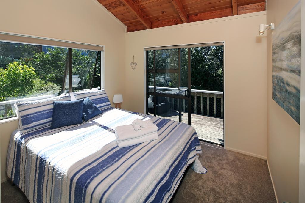 Oneroa Church Bay Views - Stay Waiheke מראה חיצוני תמונה